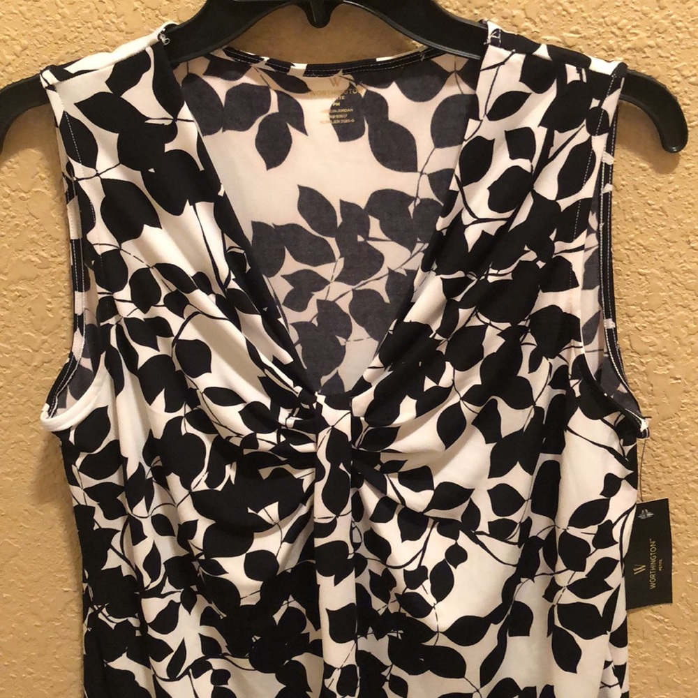 NWT Worthington Dressy blouse. Black and white.  Pleated in front.